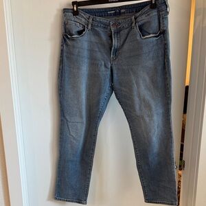 Old Navy Women’s Relaxed Fit Blue Jeans